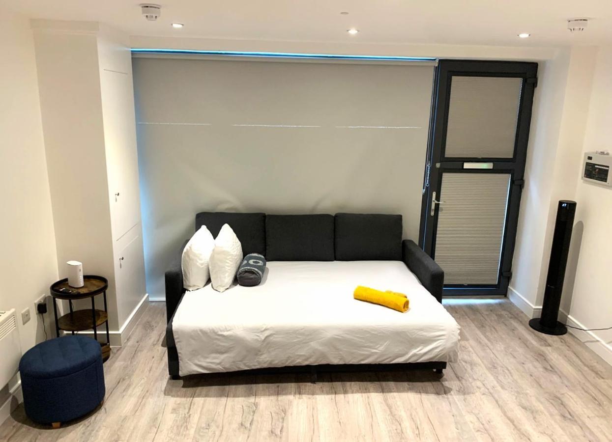 Modern Studio Flat Near Highbury & Islington Station Londra Esterno foto